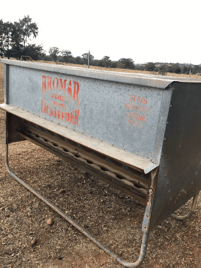 Bromar 24 Bag Sheep Feeder .png