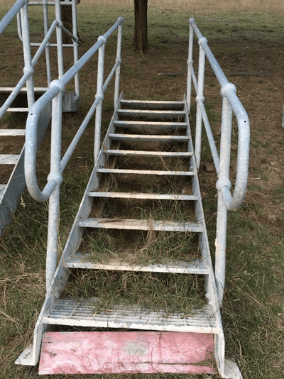 Metal Stairs 2.png