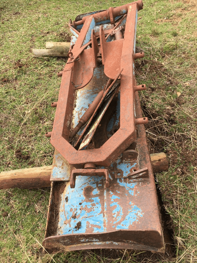 Fordson Tractor Blade.png