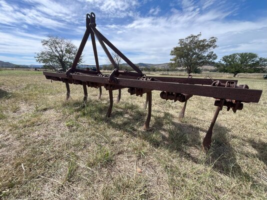 Massey Ferguson 3 point Linkage 9 Tyne Scarifier | On The Box