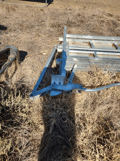 BRAND NEW CATTLE HEAD BAIL FOR CRUSH 3.png